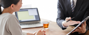 特定の会社に偏らない「完全中立」な視点であなたを最適解へ導く